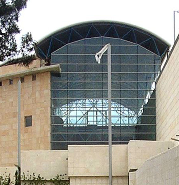 Main gallery/ atrium; view from Rehov Hatnufa